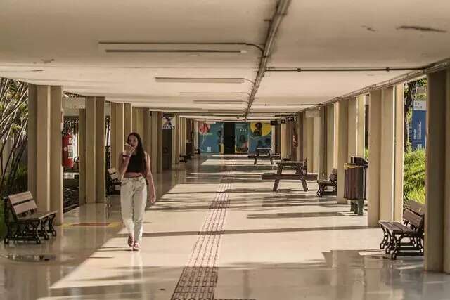 Ricos deveriam pagar mensalidade para estudar em universidades p&uacute;blicas?