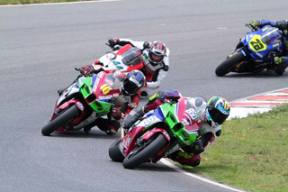 Alexandre pilotando sua motocicleta em primeiro (Foto: Acervo Pessoal)