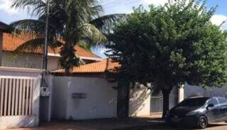 Um dos imóveis à venda é casa em Paranaíba que já recebeu lance de R$ 117 mil. (Foto: Divulgação)