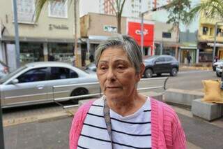 Marisa mora no Centro de Campo Grande e conta o quanto é consumista (Foto: Paulo Francis)