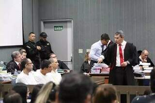 Promotor de justiça Douglas Oldegardo Cavalheiro dos Santos durante sustentação no júri de Jamilzinho, no ano passado (Foto: Henrique Kawaminami/Arquivo)