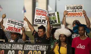 Indígenas protestam contra marco temporal (Foto: Joelson Alves/Agência Brasil)