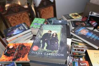 Outlander é um dos livros e séries favoritas da colecionadora. (Foto: Paulo Francis)