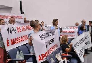 Um dos protestos feitos pela categoria na Assembleia para derrubar a contribuição. (Foto: Arquivo)