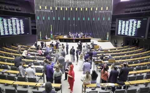 Com ajuda de 4 deputados de MS, Câmara anistia dívidas dos partidos