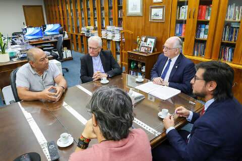 Fachin recebe defensores dos direitos indígenas para debater marco temporal