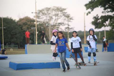Federa&ccedil;&atilde;o de skate movimenta parque com oficina e competi&ccedil;&atilde;o