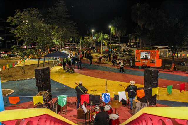 Para reviver bairro, moradores querem consolidar feira em praça
