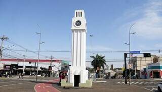 Relógio Central, localizado no canteiro da Avenida Afonso Pena com a Avenida Calógeras (Foto: Alex Machado)