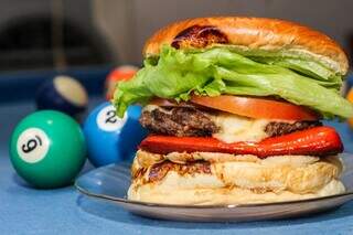 Hamburgueria tem seleção de lanches tradicionais com carne. (Foto: Juliano Almeida)