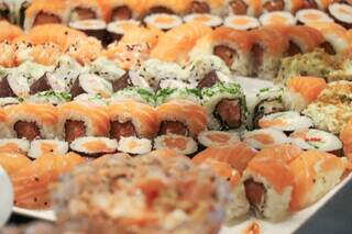 O buffet da Nativas surpreende pela diversidade e qualidade e sushis frescos