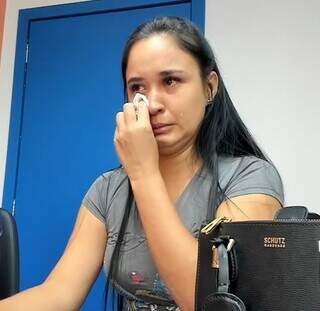 Yasmin Osório Cabral, 31, alvo de três delegacias, durante depoimento dado à Deam, em março (Foto: Vídeo do interrogatório/Reprodução)