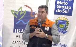 Governador Eduardo Riedel durante coletiva de imprensa em Corumbá (Foto: Reprodução)