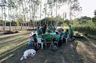 Alunos do projeto Instituto Guarda Mirim Ambiental de Jardim. (Foto: Paulo Francis)