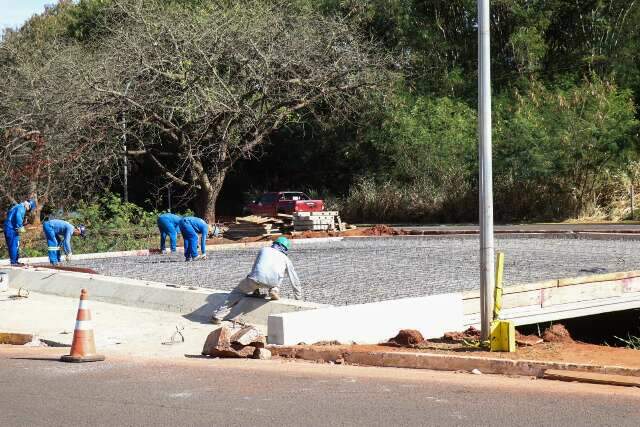 Ap&oacute;s instalar estrutura, Estado paralisa contrato de obra de ponte 