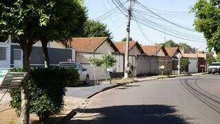 Casas sem placa de &#34;vende-se&#34; em bairro de Campo Grande (Foto: Alex Machado)
