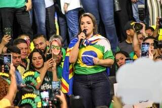 Adriane Lopes discursando durante o lançamento da pré-campanha (Foto: Juliano Almeida)