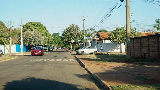 Garota &ldquo;toca o terror&rdquo; ouvindo proibid&atilde;o o dia todo e s&oacute; para com PM na porta 