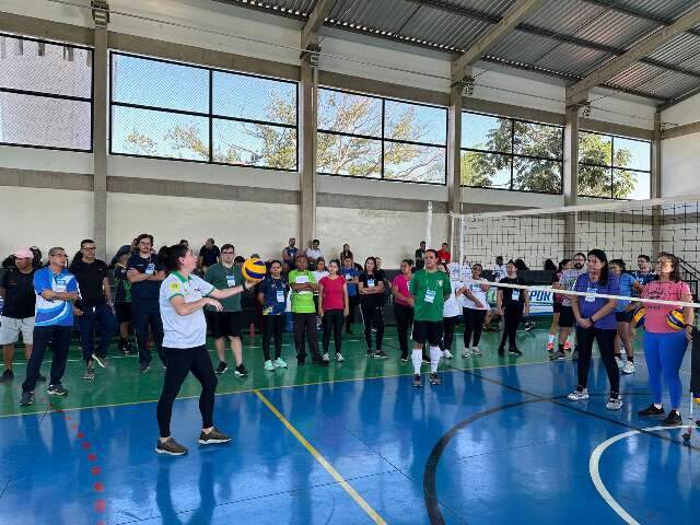 Curso nacional de voleibol capacita t&eacute;cnicos sul-mato-grossenses