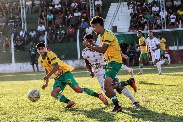 Quartas de final do Sub-20 tem jogo suspenso ap&oacute;s jogador ficar desacordado