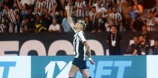 O centroavante Tiquinho Soares comemora gol marcado diante do Palmeiras, na rodada anterior da competição. (Foto: Vítor Silva/Botafogo)