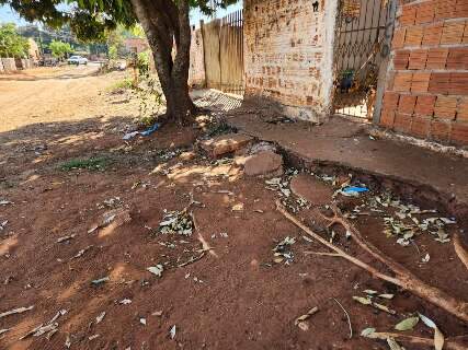 Homem morre baleado na frente de casa no Vivendas do Parque