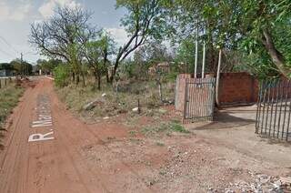 Rua onde homem foi baleado, no Bairro Vivendas do Parque. (Foto: Reprodução/Google)