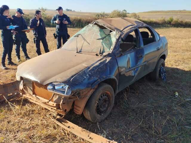 Motorista perde controle da dire&ccedil;&atilde;o e morre ap&oacute;s carro capotar v&aacute;rias vezes