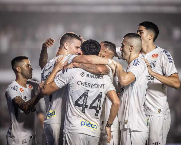 Santos aplica goleada e mant&eacute;m vantagem na lideran&ccedil;a da 2&ordf; divis&atilde;o