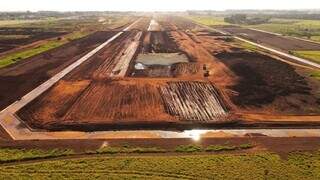 Obras de ampliação do Aerporto de Dourados realizada pelo Exército (Foto: Exército Brasileiro)