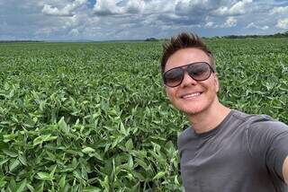 No perfil do Instagram, Michel Teló mostra lavoura de soja na propriedade (Foto: Reprodução)