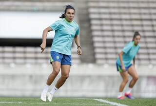 Atacante Marta, esperança brasileira de medalha, em treino (Foto: Rafael Ribeiro/CBF)
