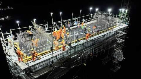 Operários trabalham até meia-noite e obra da Ponte Bioceânica chega a 55%
