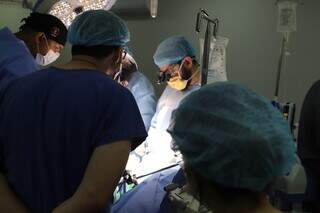 Equipe realiza transplante de fígado em homem de 60 anos, o 1º a passar por esse tipo de cirurgia em MS (Foto: Divulgação/Assessoria de imprensa)
