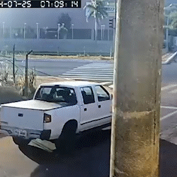 Caminhonete passa por cima de motociclista em acidente no Taquarussu