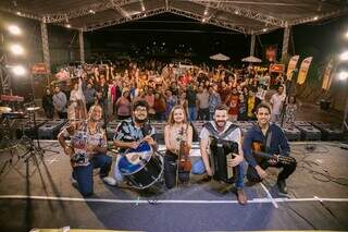 Show “Forró Lascado do Cerrado”, do grupo Flor de Pequi.