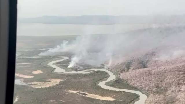 Sobrevoo identifica inc&ecirc;ndio na fronteira entre Brasil e Bol&iacute;via