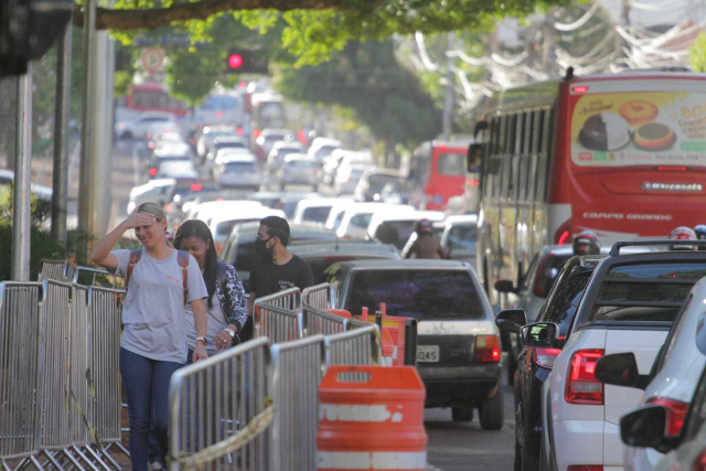 Licenciamento de 33 mil ve&iacute;culos vencem nesta semana; veja como pagar