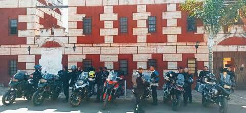 De Campo Grande, grupo se aventura pelo Centro-Oeste em motocicletas