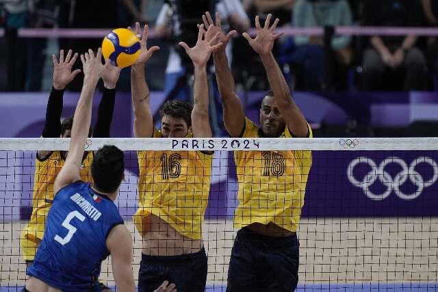 Brasil estreia com derrota para a It&aacute;lia no torneio de v&ocirc;lei masculino