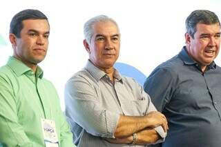 Beto Pereira, Reinaldo Azambuja e Eduardo Riedel em evento do PSDB neste sábado (Foto: Henrique Kawaminami)