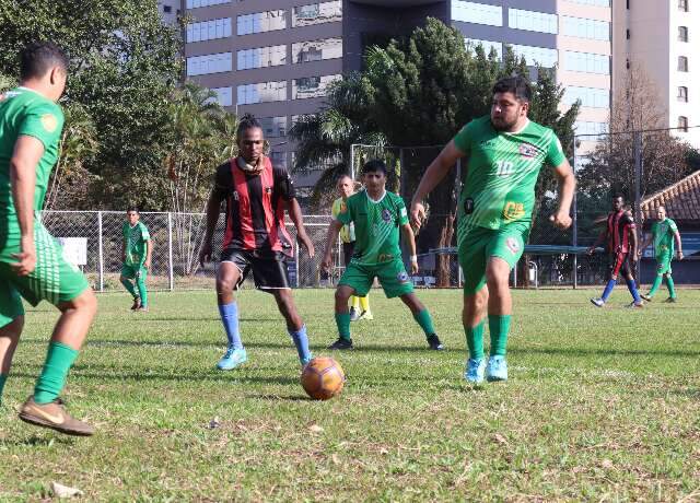 Pa&iacute;ses entram em campo para partida in&eacute;dita que une futebol e cultura