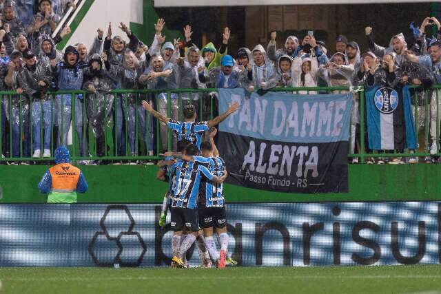 Campeonato Brasileiro tem vit&oacute;rias de Gr&ecirc;mio e Atl&eacute;tico neste domingo