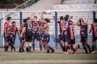 Jogadores do União ABC comemoram gol na vitória em Aquidauana. (Foto: Vinícius Eduardo/@eduardofotoms)