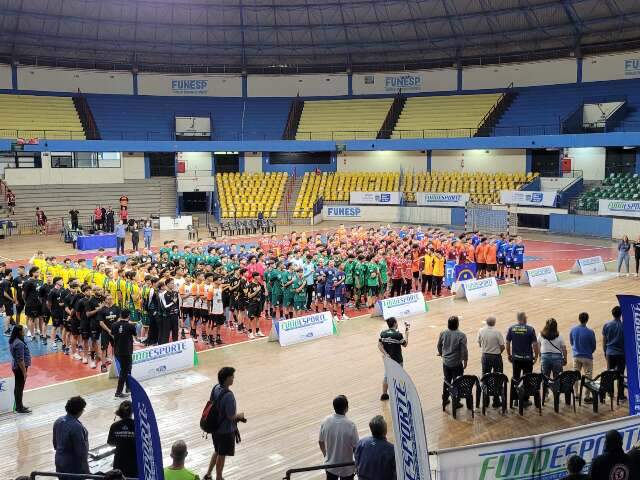 Com apresenta&ccedil;&atilde;o de breaking, Brasileiro de Handebol &eacute; aberto na Capital