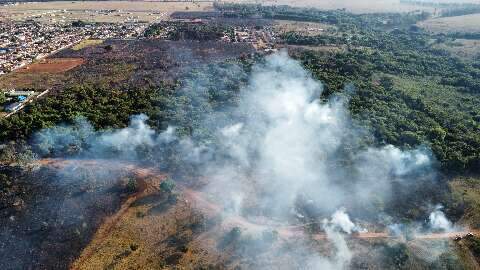 Imagens aéreas mostram dimensão de novo incêndio próximo da aldeia Água Bonita