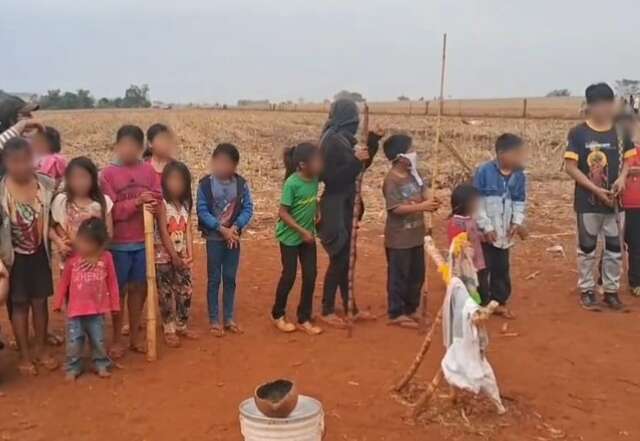 &quot;S&oacute; teve arroz hoje&quot;: crian&ccedil;as guarani-kaiow&aacute; sofrem com escassez alimentar 