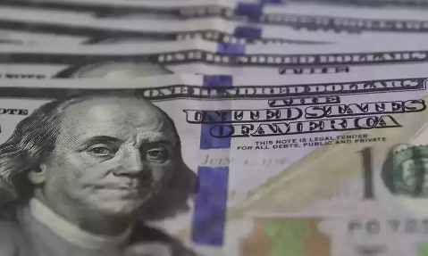 Dólar à vista abre a última semana de julho em queda, cotado a R$ 5,62