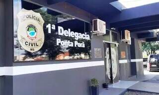 Fachada da 1ª Delegacia de Polícia Civil de Ponta Porã, onde o caso foi registrado. (Foto: Tião Prado/Ponta Porã Informa)