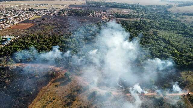 Imagens a&eacute;reas mostram dimens&atilde;o de novo inc&ecirc;ndio pr&oacute;ximo da aldeia &Aacute;gua Bonita